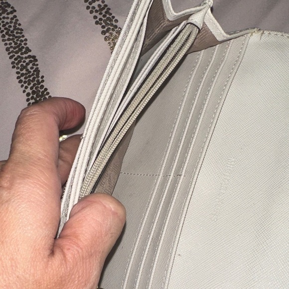 Michael Kors Gold and Cream Wallet - Picture 3 of 6